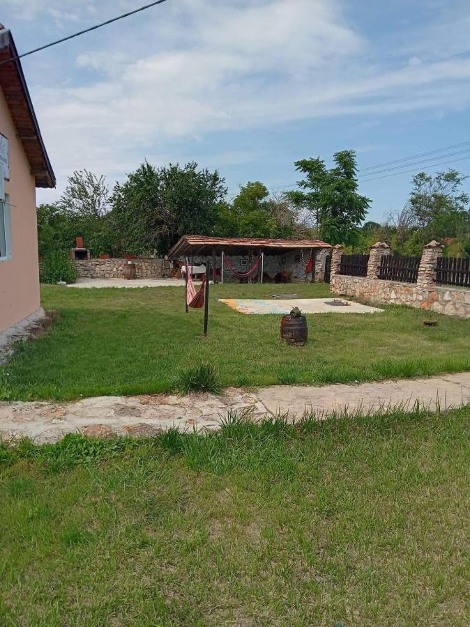 Guest House Viola Ezerets Exterior photo