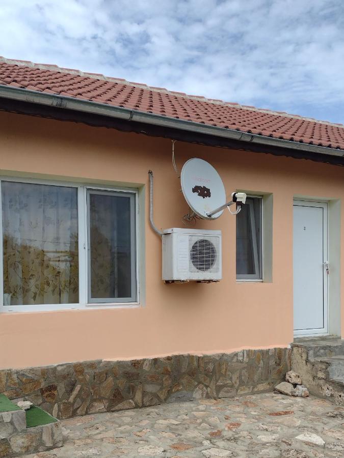 Guest House Viola Ezerets Exterior photo